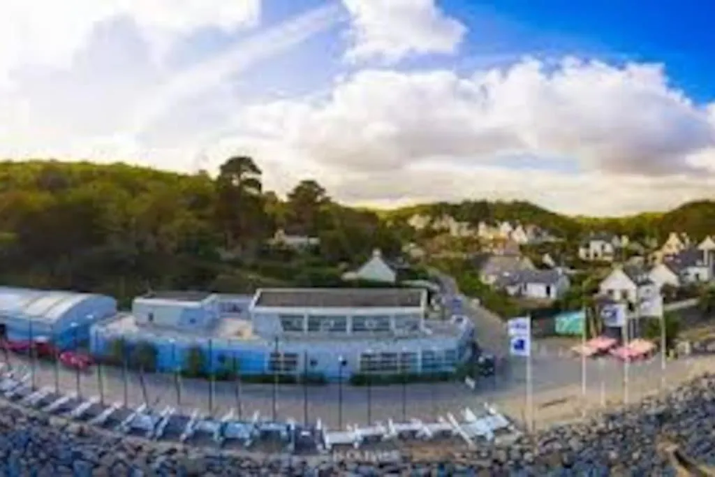 Chalet En Bois Unique Sejour Inoubliable Face A La Mer Plerin France